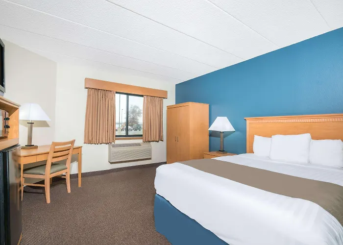 Days Inn & Suites By Wyndham Baxter Brainerd Area