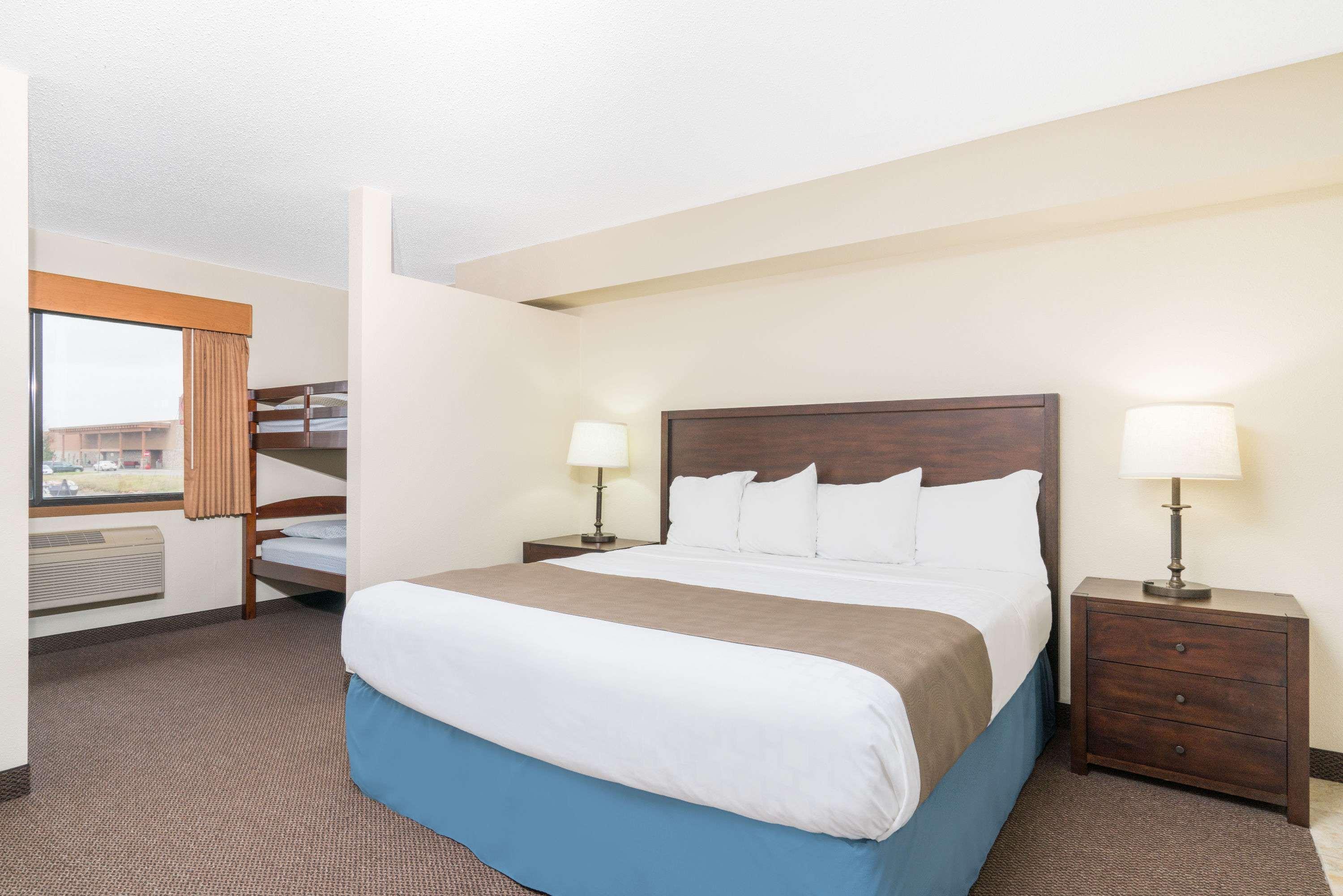 Days & By Wyndham Brainerd Area 3*