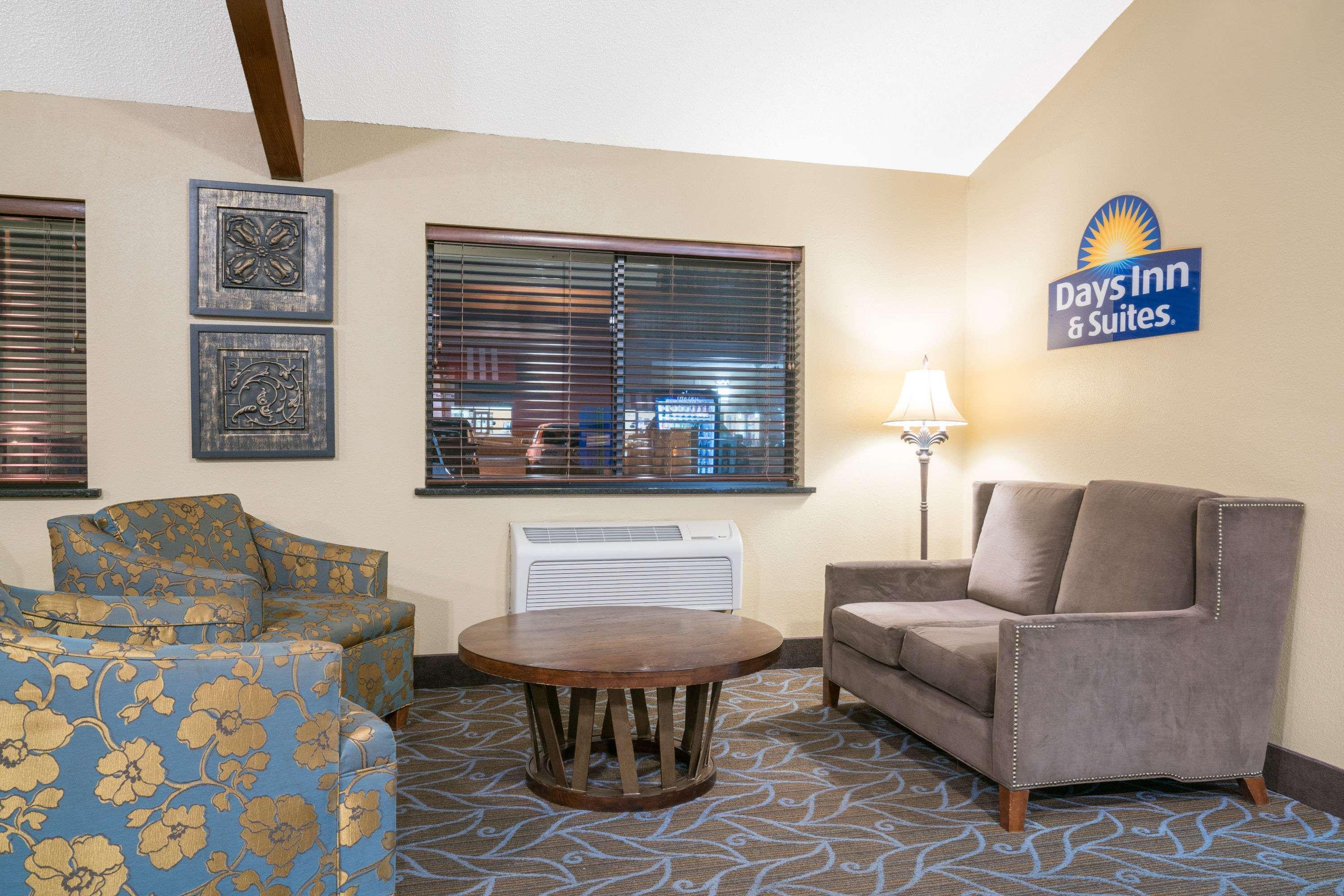 Days & By Wyndham Brainerd Area Motel