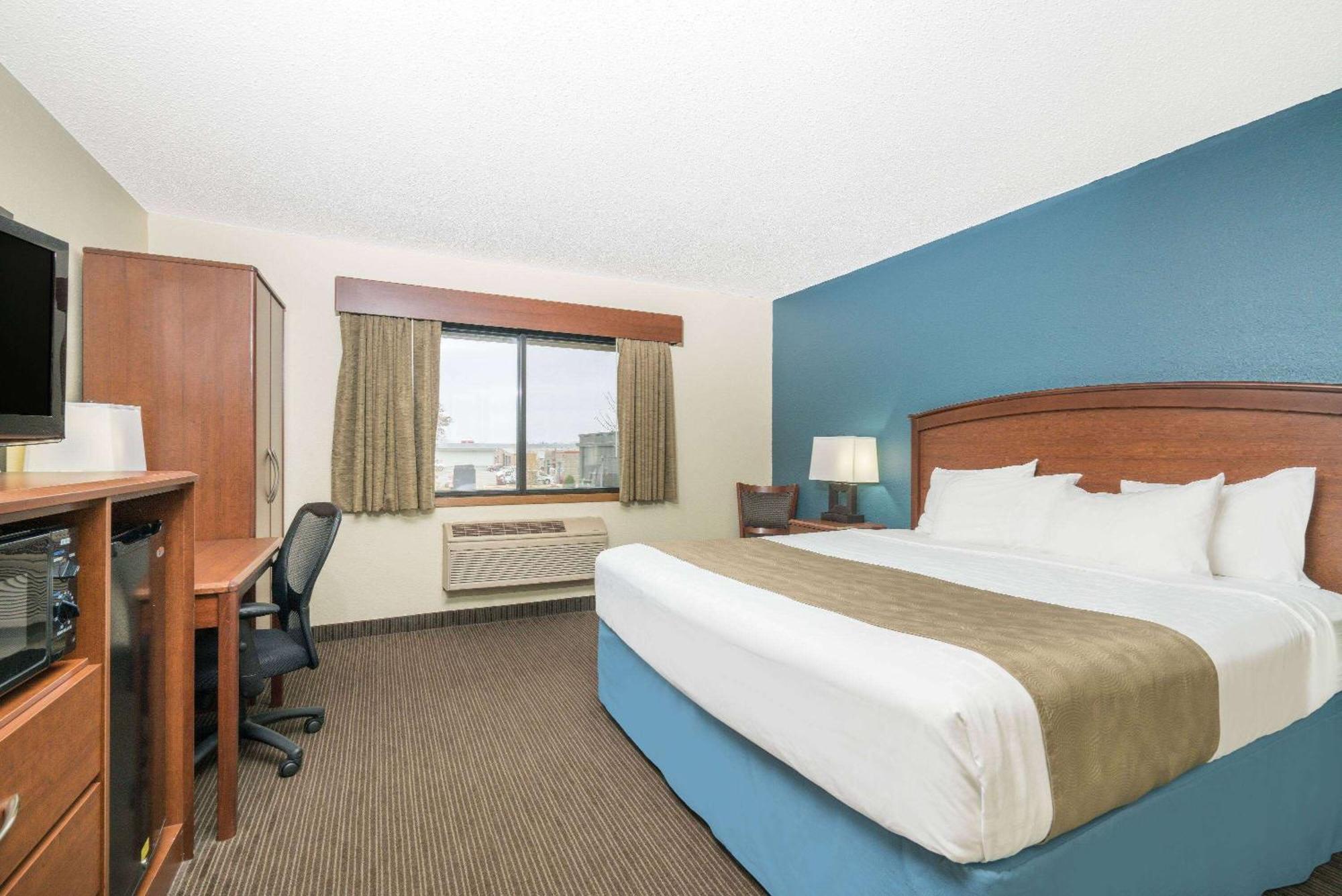 Days & By Wyndham Brainerd Area Baxter